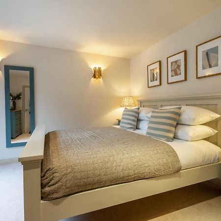 Blake Mews York Luaran gambar