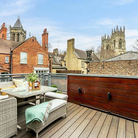 Blake Mews York Luaran gambar